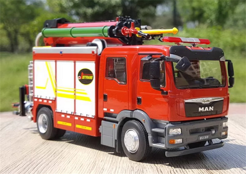 JIEDA Man Urban Main Battle Fire Truck Red 1:43 Truck Pre-built Model