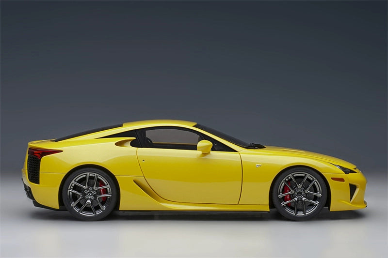 AUTOART LEXUS LFA Car yellow 1:18 DIECAST CAR
