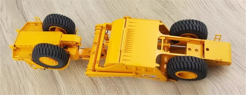 CCM CAT 651B Wheel Tractor Scraper 1:48 Truck Pre-built Model