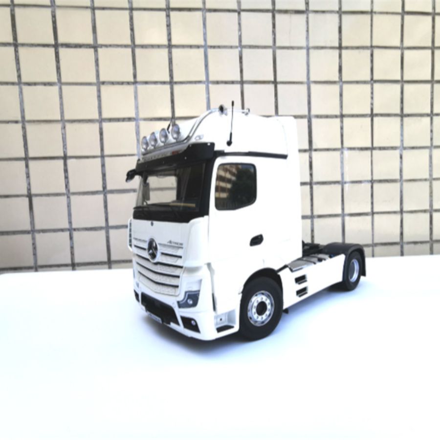 NZG Mercedes Benz ACTROS FH25 GIGASPACE 4X2 Truck Lorry Trailer 1/18 DIECAST Truck Lorry