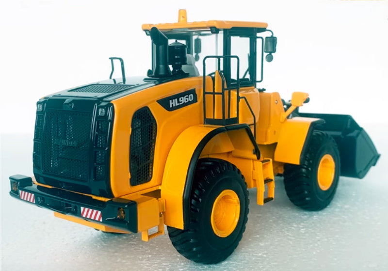 HITACHI HL960 CONSTRUCTION EQUIPMENT WHEEL LOADER Limited Collectors Edition 1:35 Truck Pre-built Model