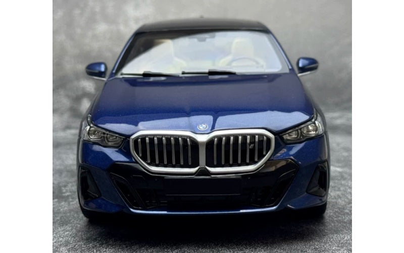 1:18 BMW I5 2023 Blue MINICHAMPS DIECAST Car Model