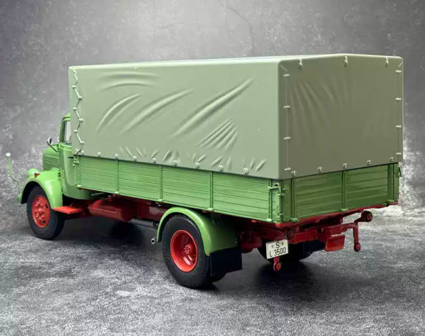 1:18 Mercedes-Benz L3500  Green  Schuco  DIECAST car Model