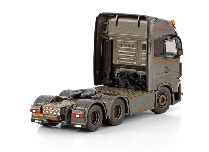 WSI IVECO S-WAY AS HIGH 6X2 TAG AXLE Peter Binnendijk Trucking 1:50 Truck Pre-built Model