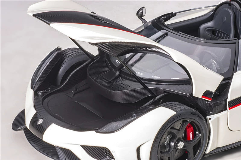AUTOART KOENIGSEGG REGERA Car white 1:18 Resin car