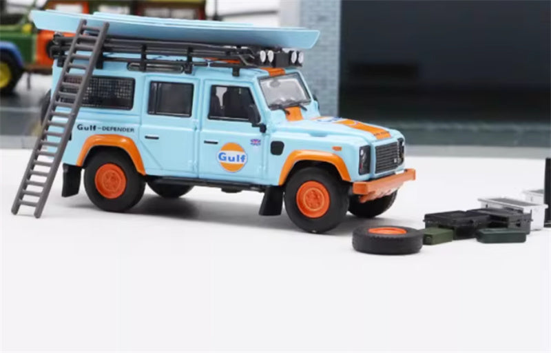 Master Land Rover Defender 110 Gulf coating with accessories old version 1:64 Car Pre-built Airliner Model Display view3