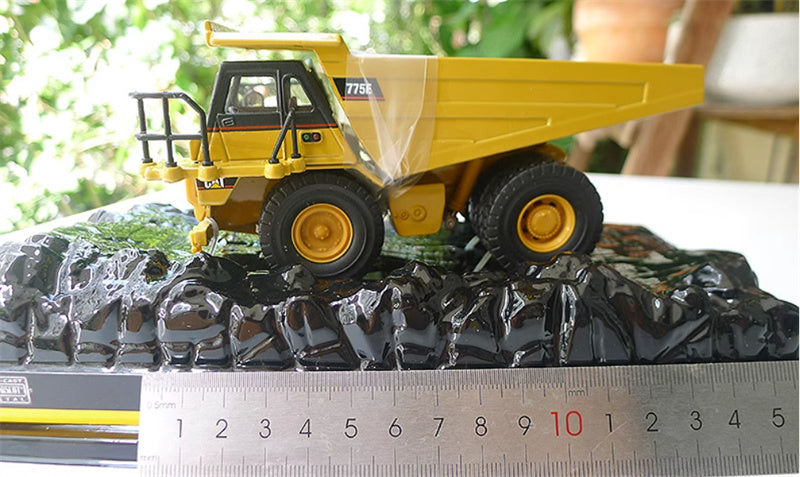 Norscot cat 775E Off Highway Truck yellow 1:64 Truck Pre-built Model