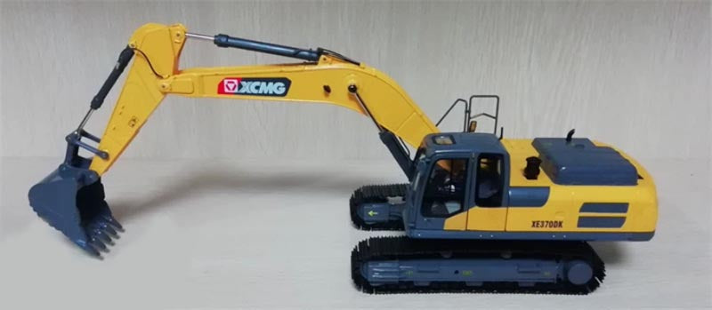 1:30   XE370DK XCMG Colored box packaging Yellow Diecast Model