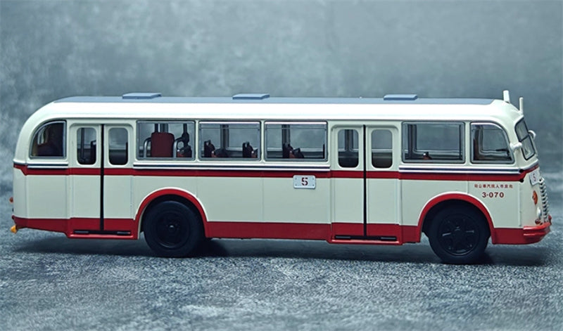 Beijing Public Transport Skoda 706RO single machine 5 Route 1:64 Bus Pre-built Model view4