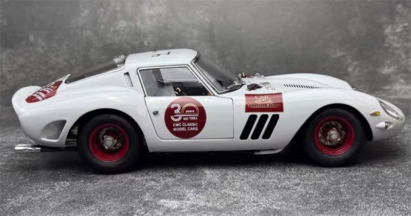 CMC Ferrari 250 GTO 30th Anniversary Edition white Limited Edition 1500PCS ONLY 1:18 Car Pre-built Model view6