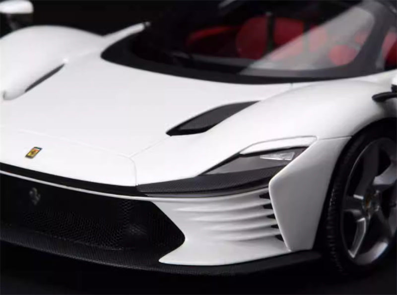 BBR MODELS Ferrari Daytona SP3 matte white Silver wheel black calipers Closed canopy carbon fiber roof Leather base Limited Edition 24PCS ONLY 1:18 Car Pre-built Model view2
