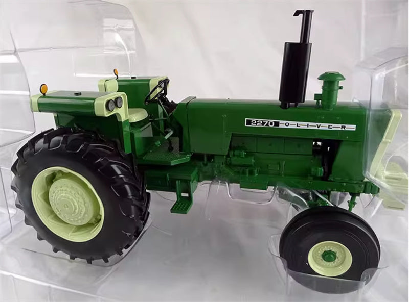 SpecCast White Oliver 2270 Classic Tractor Limited Edition green 1:16 Truck Pre-built Model
