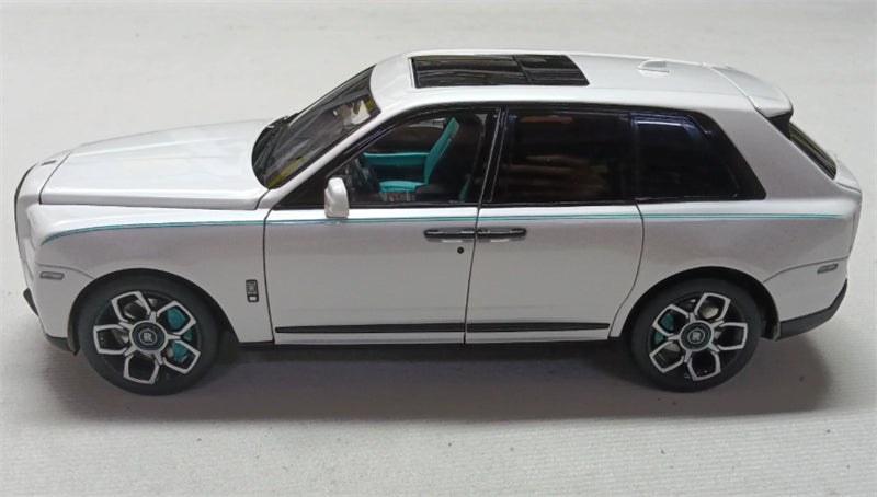 1:18  Cullinan BB  Metallic white blue waistline ROLLS-ROYCE Limited Edition 149PCS ONLY DIECAST Model