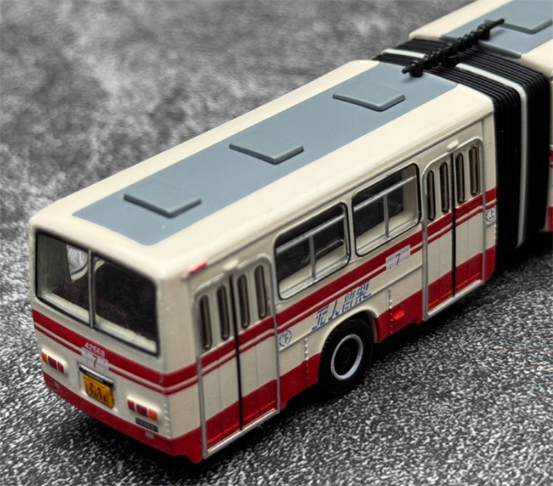 CREATIVE CULTURE Jinghua BK6141 7 Route articulated Beijing bus white-red 1:110 Bus Pre-built Model view8
