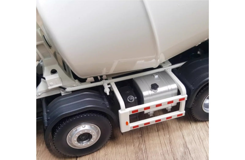 Sinotruk HOWO 8x4 TX Mixer Truck 1:24 Truck Pre-built Airliner Model Display view4
