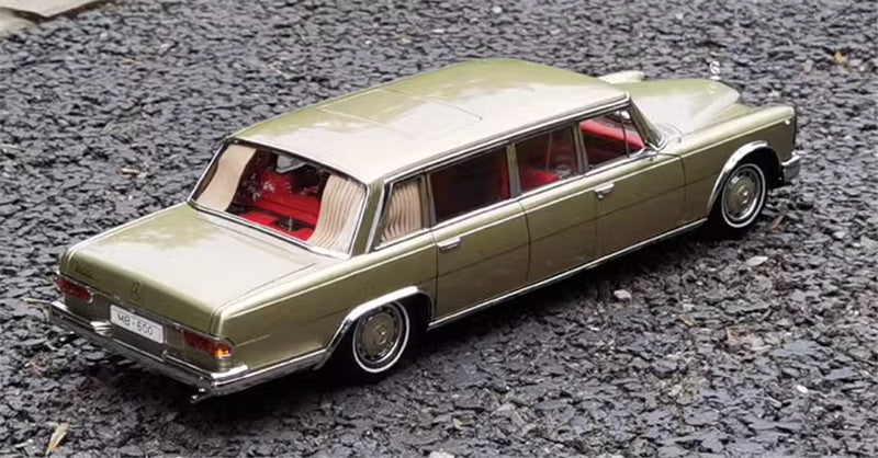 KengFai Mercedes Benz S600 Pullman W100 gold 1/18 DIECAST CAR