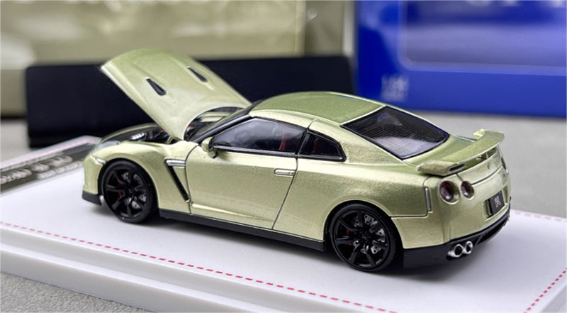 Focal Horizon Nissan GT-R R35 Emerald Green Limited Edition 999PCS ONLY 1:64 Car Pre-built Model view4