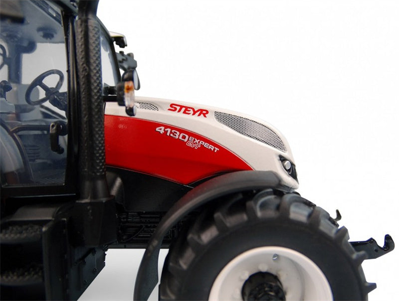 Universal Hobbies STEYR 4130 EXPERT CVT Agricultural tractor white/Red 1:32 Truck Pre-built Model