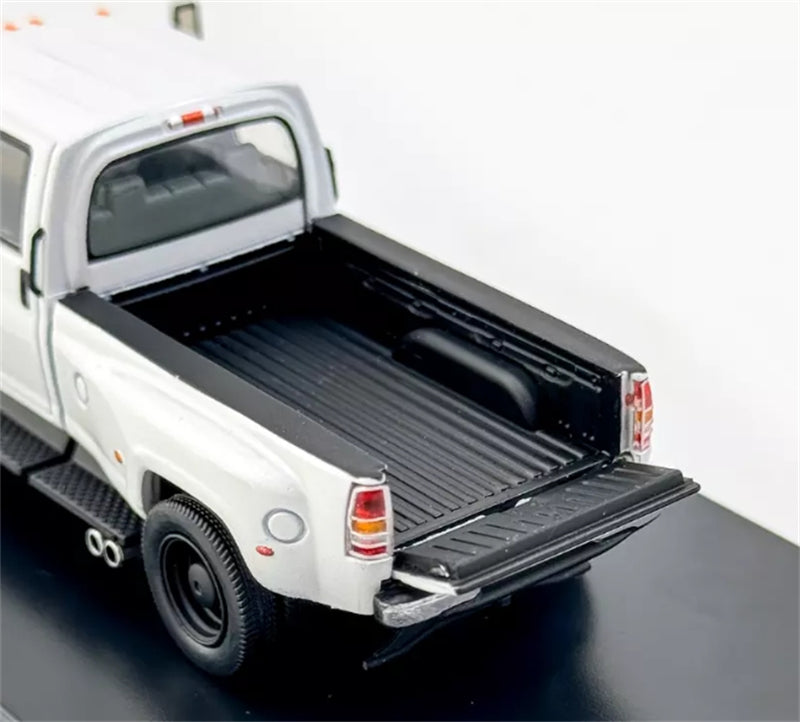 1:64 Chevrolet Toplick Pickup White GOC DIECAST Limited Edition 450pcs ONLY Model