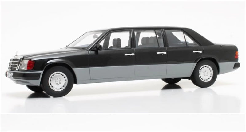 CULT Mercedes Benz W124 Extended black 1:18 Car Pre-built Model