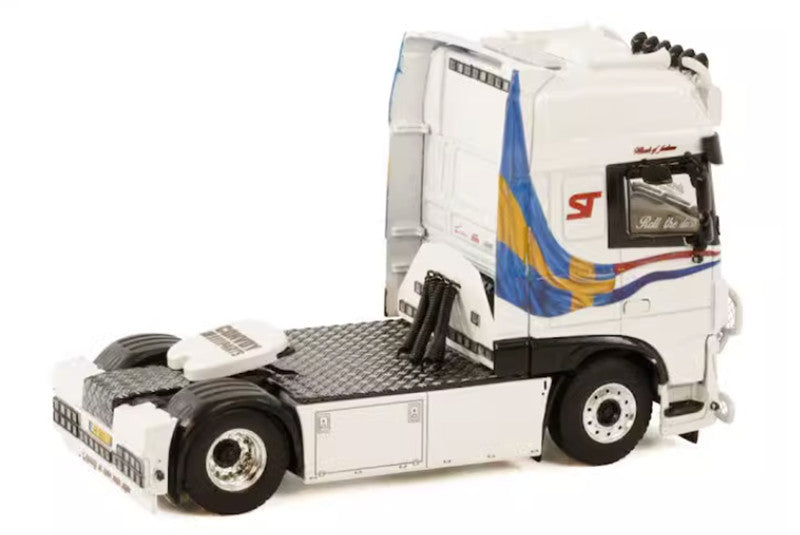 WSI DAF XF SUPER SPACE CAB MY 2017 4X2    SCHOUWSTRA 1:50Truck Pre-built Model