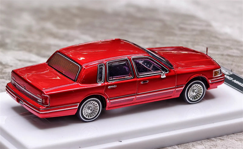 MK Miniatures Lincoln Town Car 1992 Red 1:64 Car Pre-built Model view2