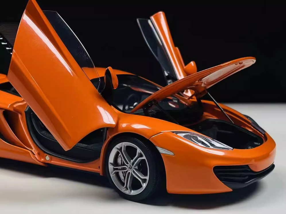 AUTOART McLaren MP4-12c Orange 1:18 Car Pre-built Model view10