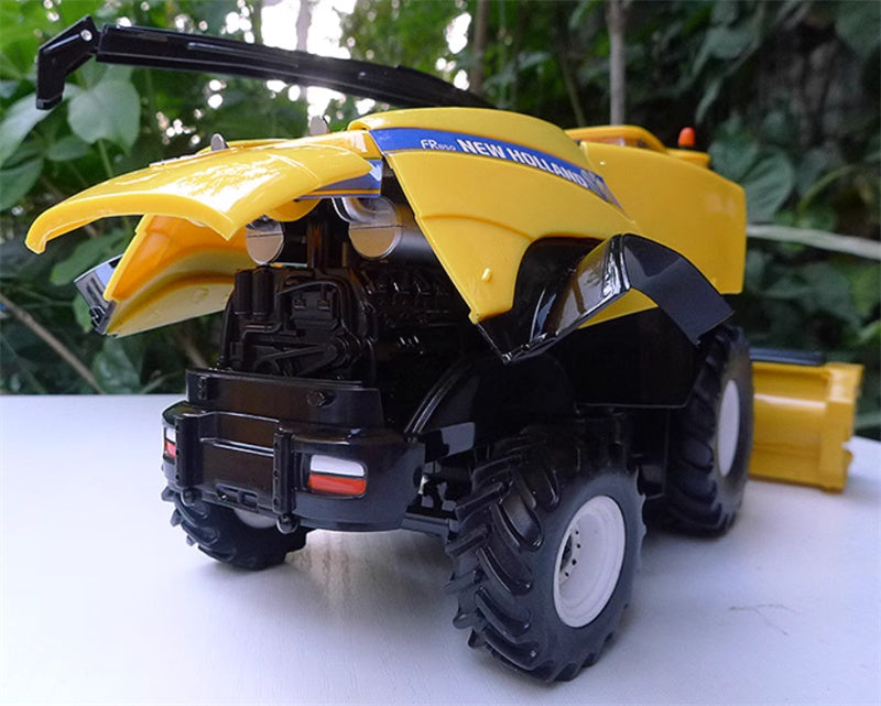 ERTL NEW HOLLAND FR850 SELF PROPELLED FORAGE HARVESTER Yellow out of print 1:32 Truck Pre-built Model