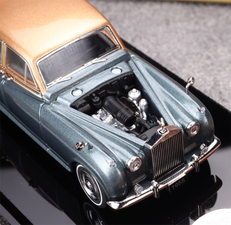 GFCC 1955 Rolls Royce Silver Cloud classic car Ice Blue and Gold Limited Edition LHD 1:64 car Pre-built Model view7