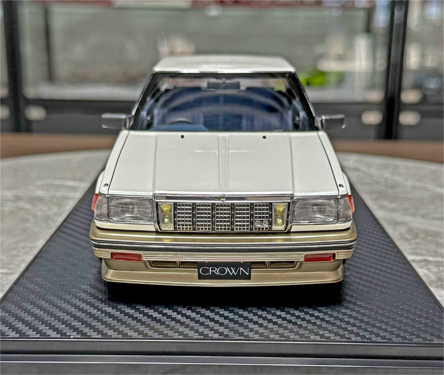 1:18 Toyota Crown G (120)  white  IGNITION MODEL 2.8 Silver Wheel Resin car Model