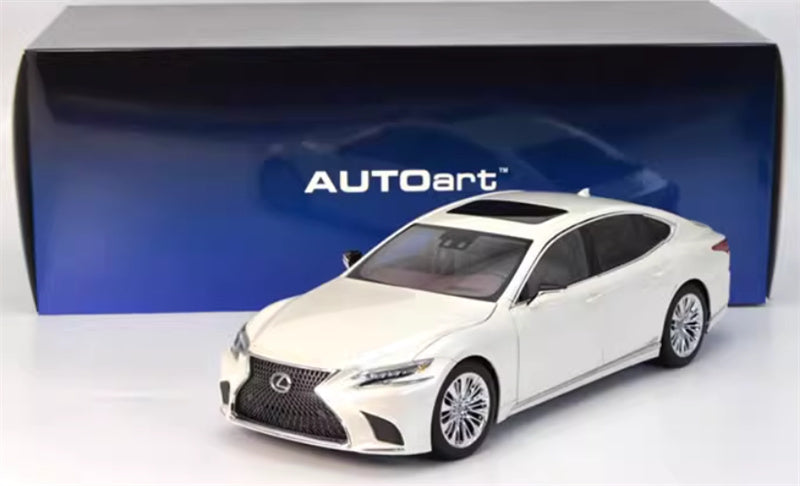AUTOART LEXUS LS500H Fully open milky white 1:18 Car Pre-built Model view11