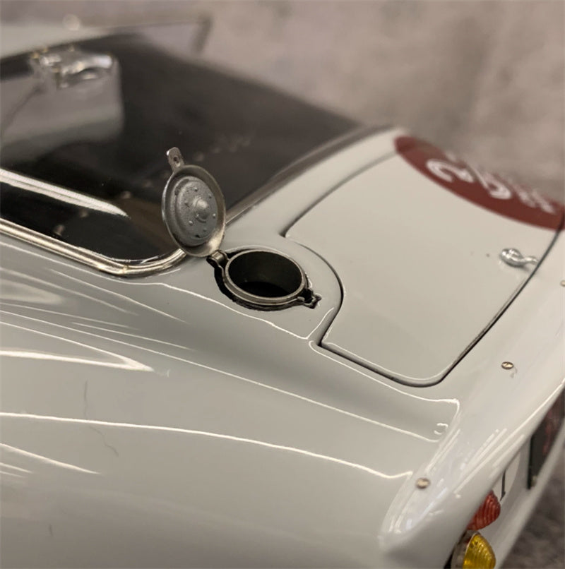 CMC Ferrari 250 GTO 30th Anniversary Edition white Limited Edition 1500PCS ONLY 1:18 Car Pre-built Model view11