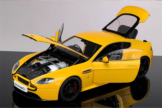 AUTOART Aston Martin V12 Vantage S 2015 yellow 1:18 Car Pre-built Model view2