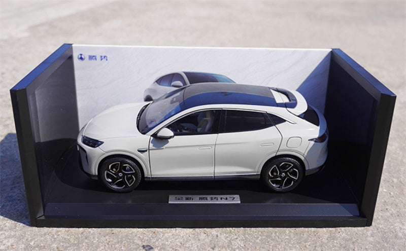 BYD Denza N7 SUV Sky Gray Flower cake wheel 1:18 Car Pre-built Model view11