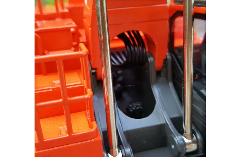 LGMG ME136 Large mining excavator Orange Red 1:35 Truck Pre-built Airliner Model Display view3