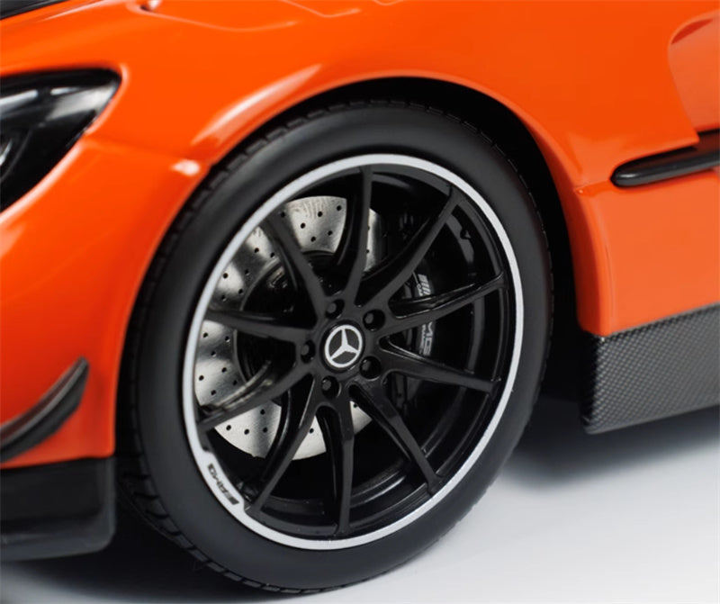 MINICHAMPS Mercedes AMG GT Black Series 2021 orange Limited Edition 400PCS ONLY 1:18 Car Pre-built Model view4