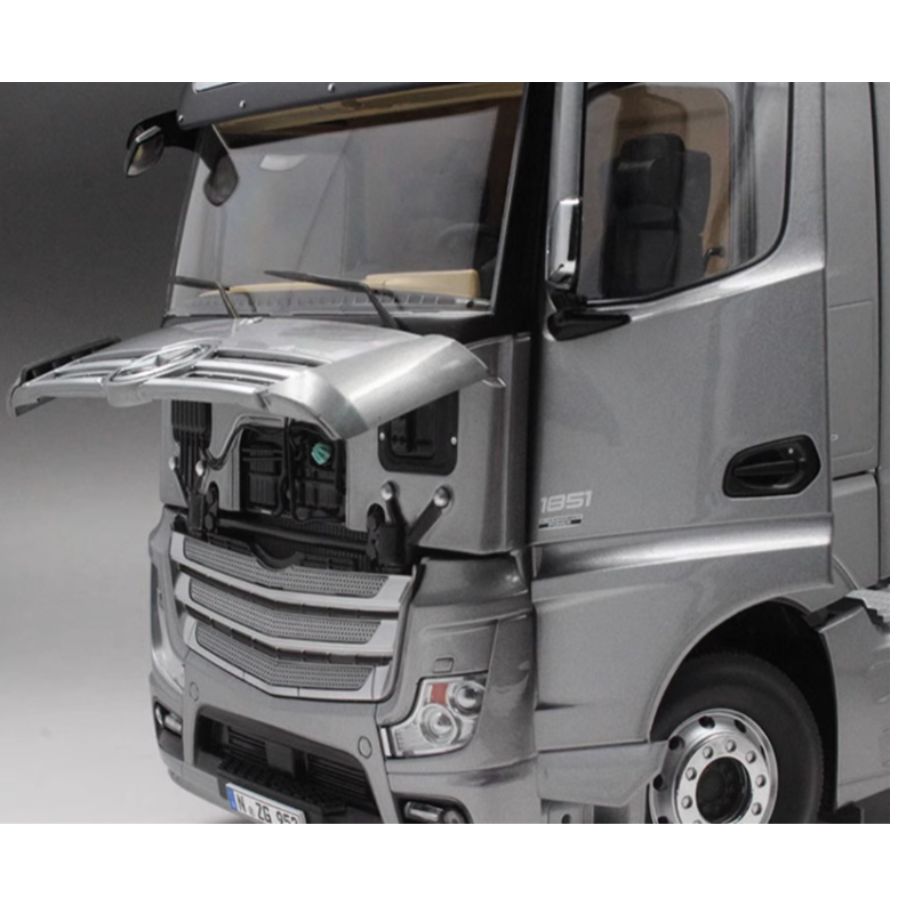 NZG Mercedes Benz Actros GigaSpace 4X2 Truck Lorry Tractor Edition 3 silver 1:18 DIECAST Truck Lorry