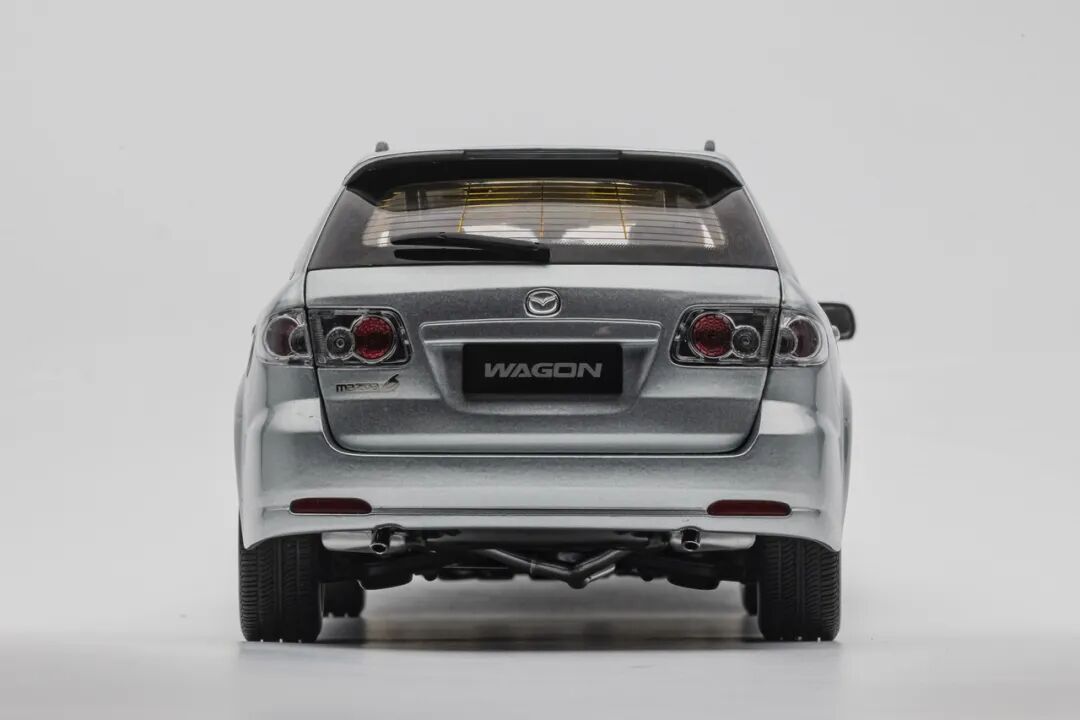 YC Model 1:18 Mazda 6 wagan diecast model silver