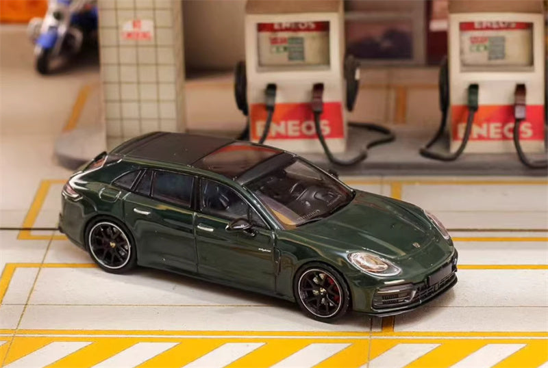 Ghost Player Porsche Panamera Hunting Travel Edition Oak Green Limited Edition 499PCS ONLY 1:64 car Pre-built Model view3