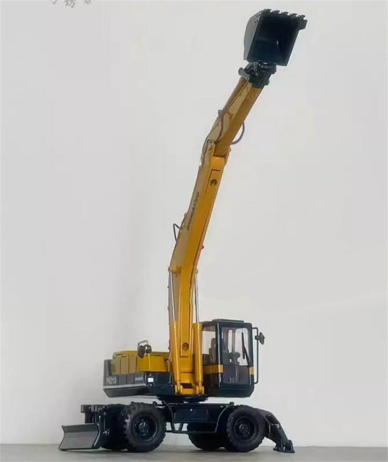 KOMATSU PW210-5 Excavator Collector's Edition 1:50 DIECAST Truck Lorry