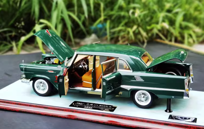Century Dragon Hongqi CA72 70th Anniversary Edition green 1:18car Pre-a Model