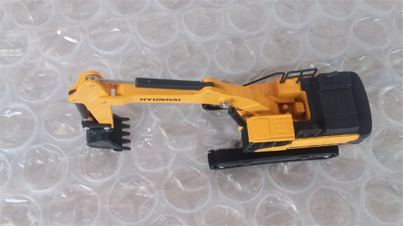 IMC Hyundai HX520L 3 Excavator 1/87 Truck Pre-built Model