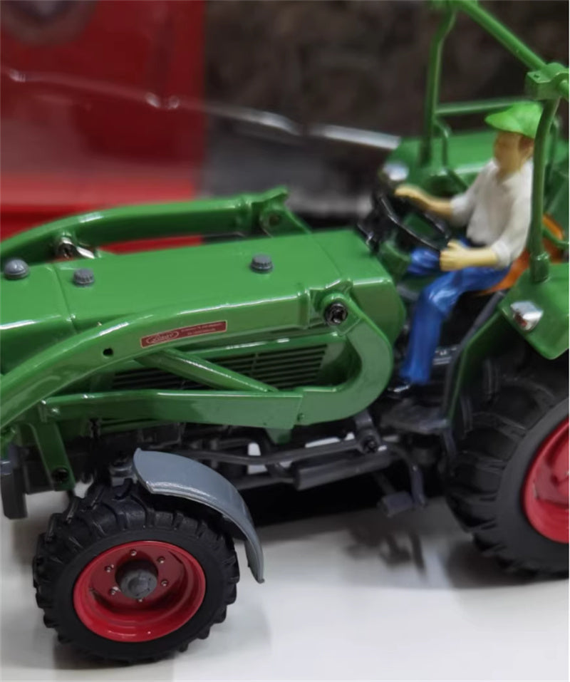 Universal Hobbies Fendt Farmer 3S tractor Limited Edition Green 1:32 Truck Pre-built Model