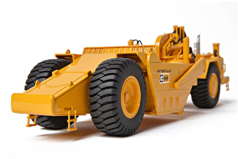 CCM CAT 651B Wheel Tractor Scraper 1:48 Truck Pre-built Model