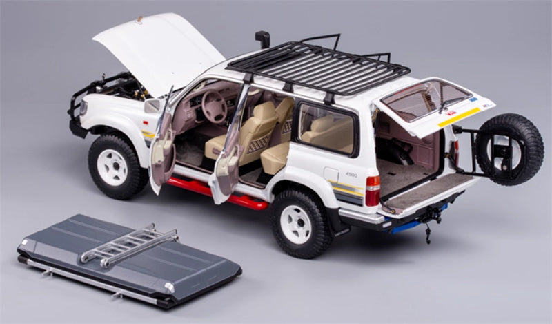 KengFai Toyota Land Cruiser LC80 White Off Road Edition With luggage rack 1:18 Truck Pre-built Model view5