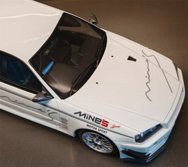 1:18 Nissan GTR BNR34 White OTTO Resin Car Model view3