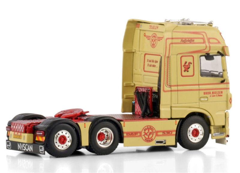 WSI DAF XF SUPER SPACE CAB MY2017 6X2 TAG AXLE Lars E. Nielsen 1:50 Truck Pre-built Model