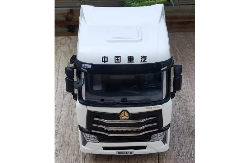 Sinotruk HOWO MAX tractor White 1:24 Truck Pre-built Airliner Model Display view8