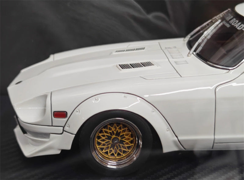 IGNITION MODEL Nissan Fairlady ZS30 STAR ROAD white 1:18 Car Pre-built Model view2