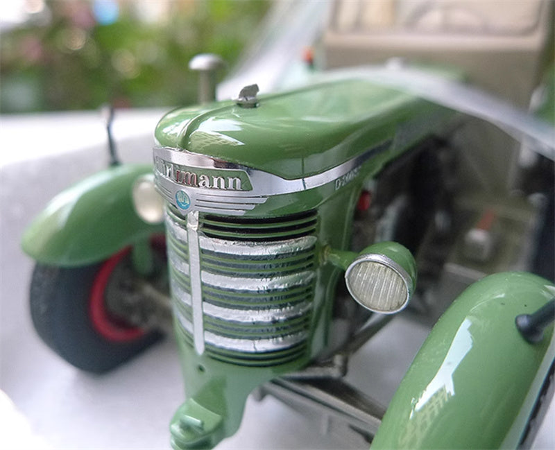 SCHUCO Hurlimann D 200 S Agricultural tractor army green 1:32 Truck Pre-built Model